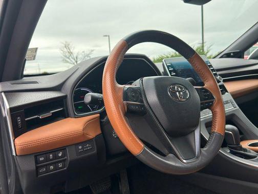 2019 Toyota Avalon Hybrid Limited