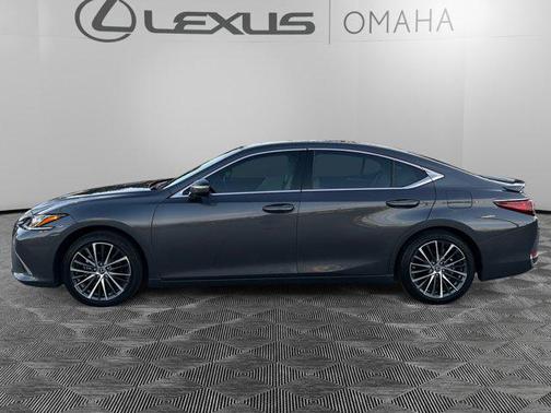 2025 Lexus ES 300h Premium
