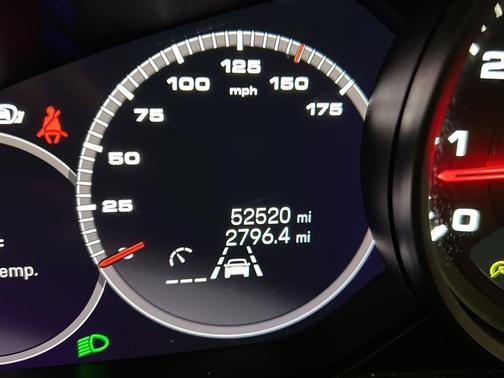 2022 Porsche Cayenne Platinum Edition