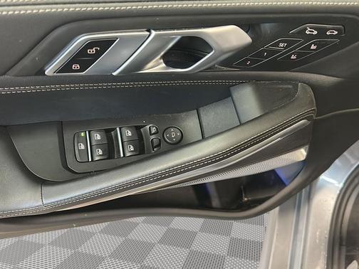 Skyscraper Grey Metallic 2025 BMW X6 M60i