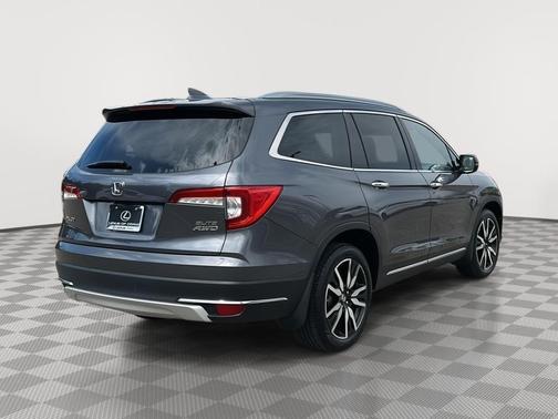 Modern Steel Metallic 2019 Honda Pilot Elite
