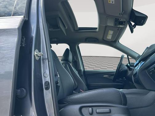 Modern Steel Metallic 2019 Honda Pilot Elite