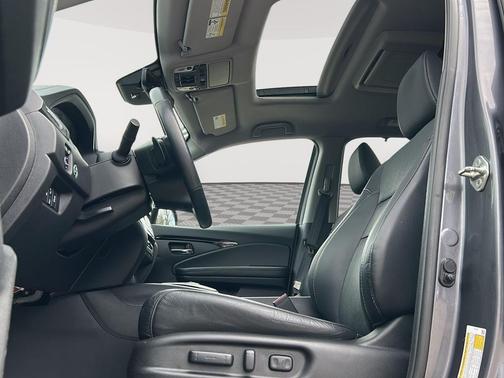 Modern Steel Metallic 2019 Honda Pilot Elite