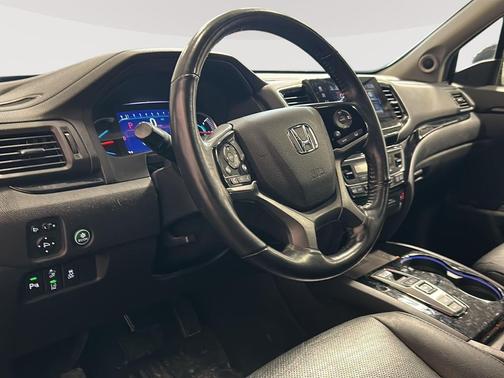 Modern Steel Metallic 2019 Honda Pilot Elite