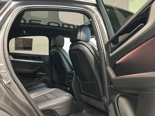 2025 Porsche Cayenne Cayenne