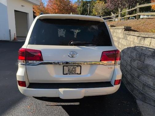 2020 Toyota Land Cruiser Base