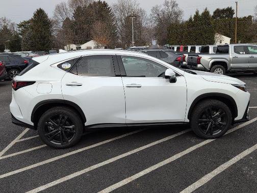 2026 Lexus NX 450h+ Luxury