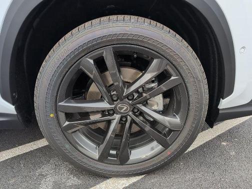 2026 Lexus NX 450h+ Luxury