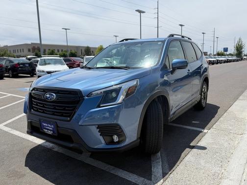 2024 Subaru Forester Premium