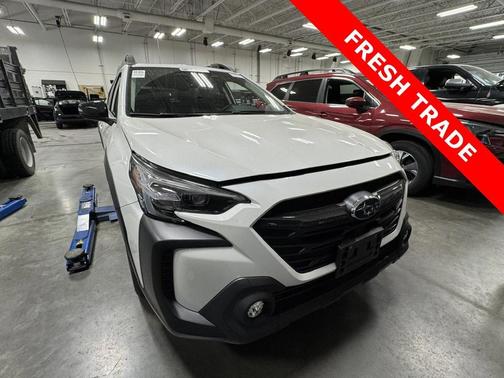 Crystal White Pearl 2025 Subaru Outback Onyx Edition