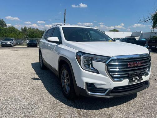 Summit White 2024 GMC Terrain SLT