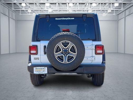Bright White Clearcoat 2021 Jeep Wrangler Unlimited Sport