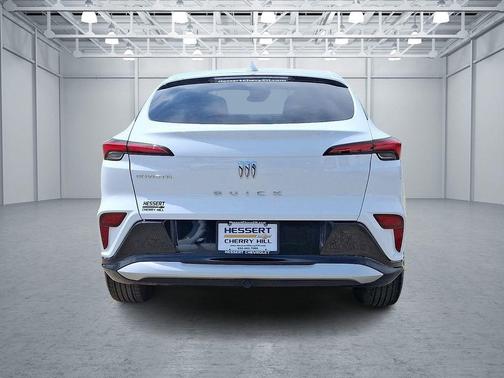 Summit White 2025 Buick Envista Sport Touring FWD