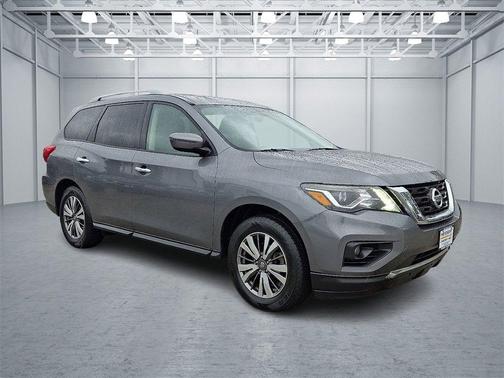 2018 Nissan Pathfinder SV