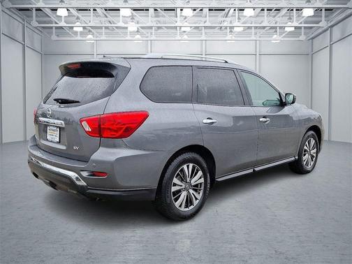 2018 Nissan Pathfinder SV