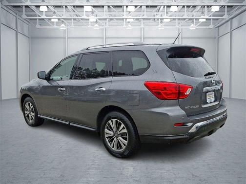 2018 Nissan Pathfinder SV
