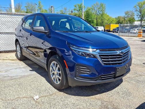Blue Glow Metallic 2022 Chevrolet Equinox LS