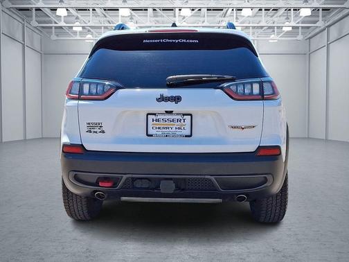 Bright White Clearcoat 2022 Jeep Cherokee Trailhawk