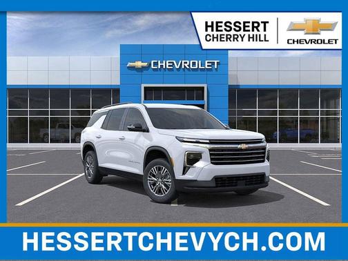 Polar White Tricoat 2026 Chevrolet Traverse LT