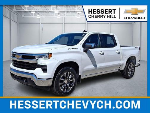 Summit White 2024 Chevrolet Silverado 1500 LT