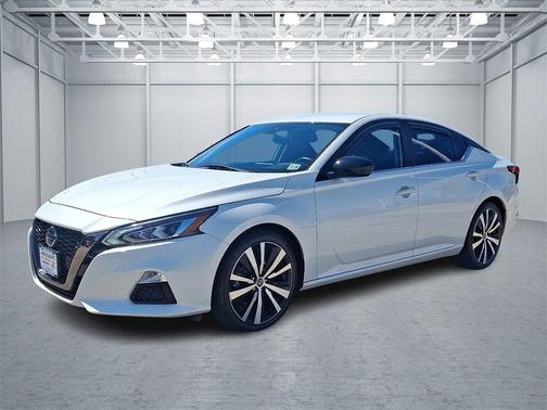 2020 Nissan Altima SR FWD