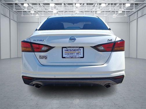 2020 Nissan Altima SR FWD