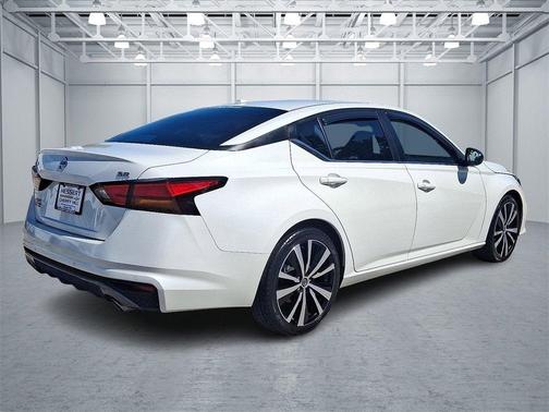 2020 Nissan Altima SR FWD