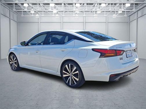 2020 Nissan Altima SR FWD
