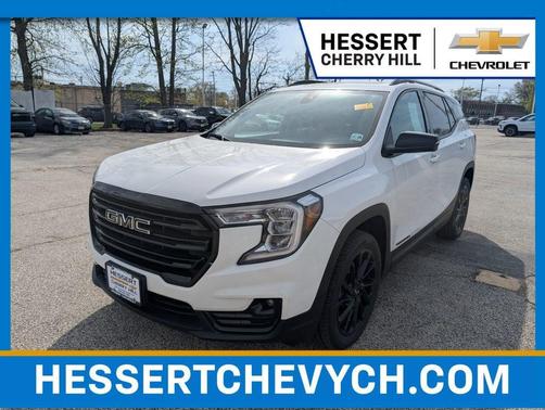 Summit White 2023 GMC Terrain SLT