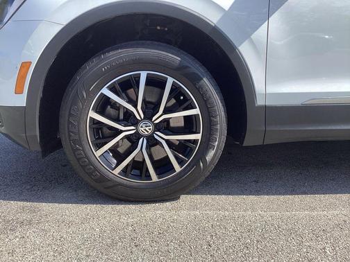 Pure White 2021 Volkswagen Tiguan 2.0T SE