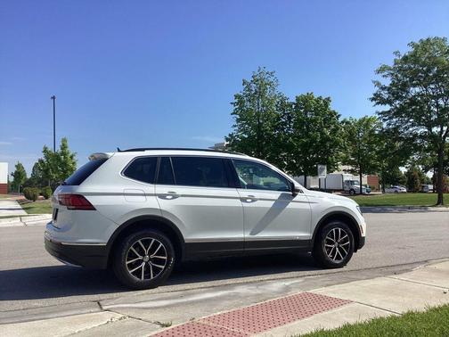 Pure White 2021 Volkswagen Tiguan 2.0T SE