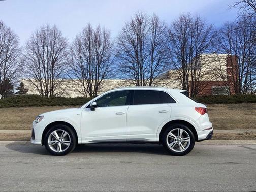 2021 Audi Q3 45 S line Premium