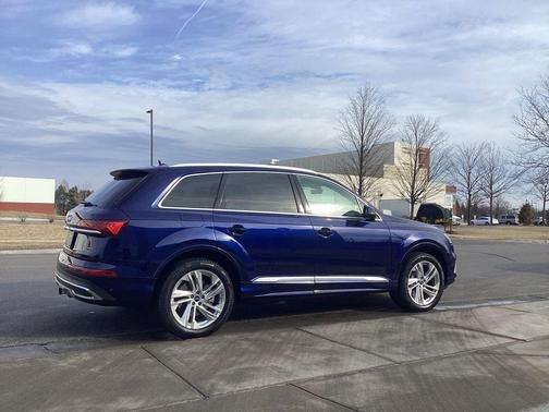 2024 Audi Q7 45 Premium Plus