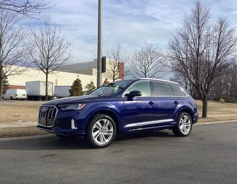 2024 Audi Q7 45 Premium Plus
