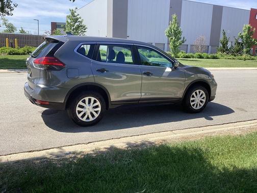 Gun Metallic 2017 Nissan Rogue S
