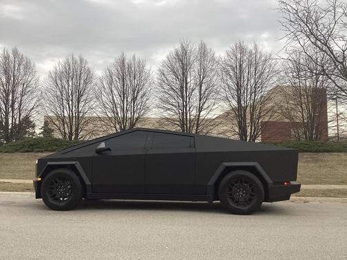 2024 Tesla Cybertruck Cyberbeast