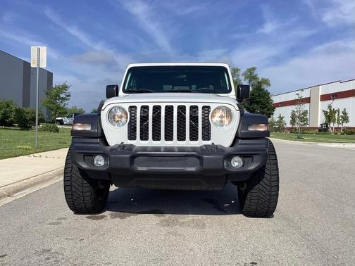 2020 Jeep Gladiator Sport