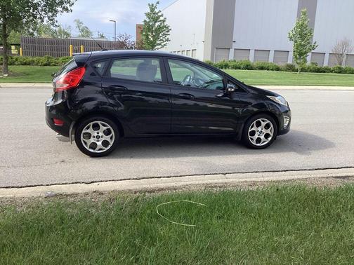 Tuxedo Black Metallic 2011 Ford Fiesta SES