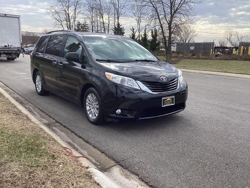 2016 Toyota Sienna XLE