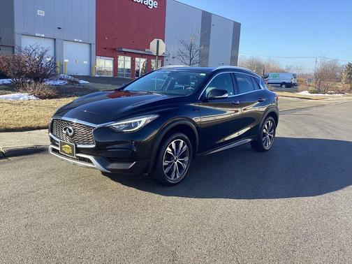 2018 INFINITI QX30 Luxury