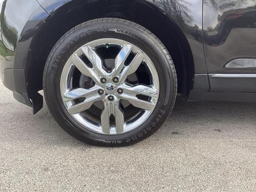 Tuxedo Black Metallic 2011 Ford Edge Limited