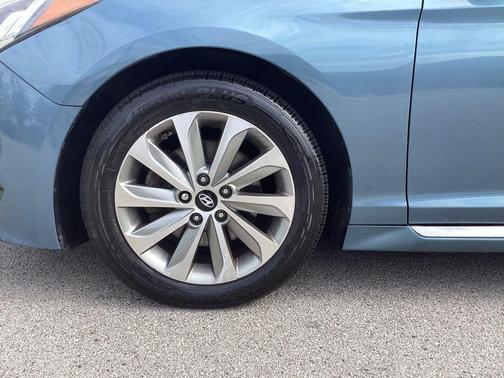 Nouveau Blue 2016 Hyundai SONATA Sport