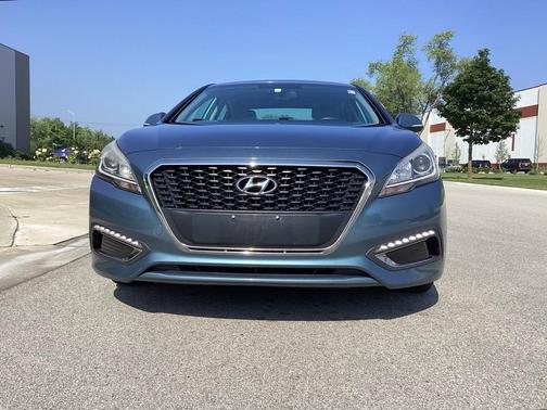 2016 Hyundai SONATA Hybrid SE