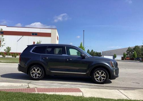 Gravity Gray 2022 Kia Telluride EX
