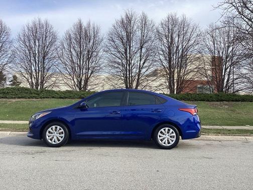 Admiral Blue 2018 Hyundai Accent SE