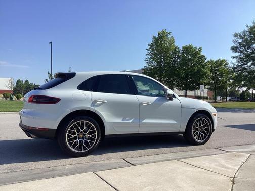 2018 Porsche Macan S