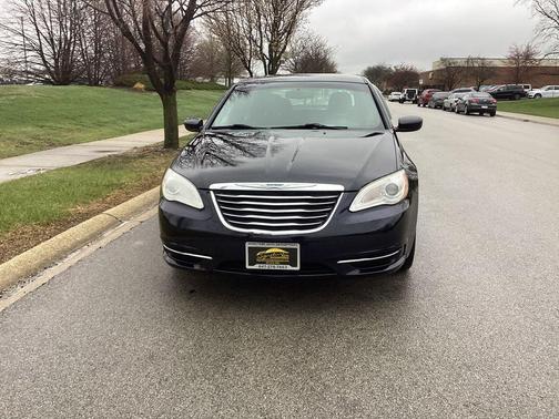 Blackberry Pearlcoat 2012 Chrysler 200 Touring