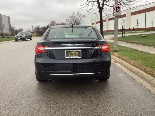 Blackberry Pearlcoat 2012 Chrysler 200 Touring