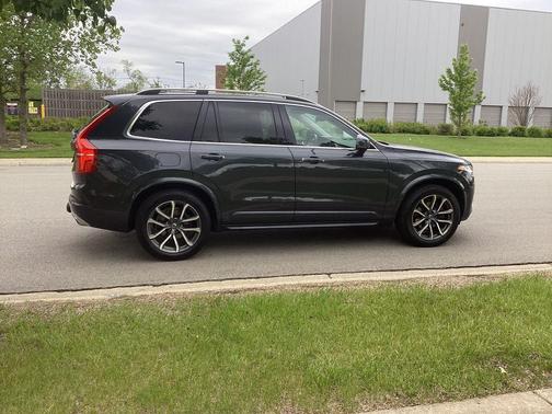 Osmium Gray Metallic 2017 Volvo XC90 T6 Momentum