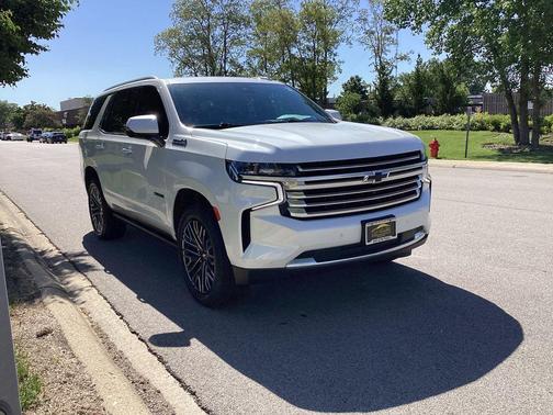 Iridescent Pearl Tricoat 2023 Chevrolet Tahoe High Country